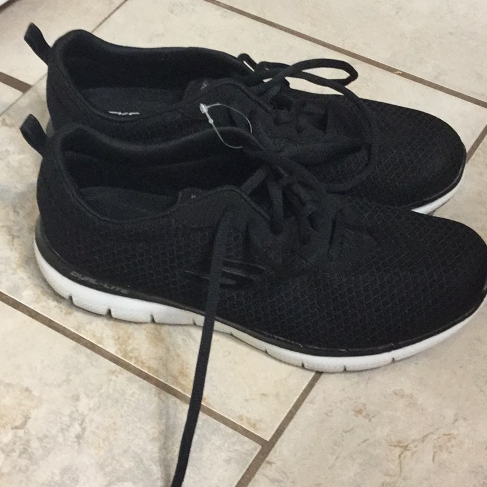 Sketchers air-cooled memory foam sneakers
